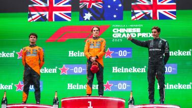 球星晒更衣室照，队内氛围引关注